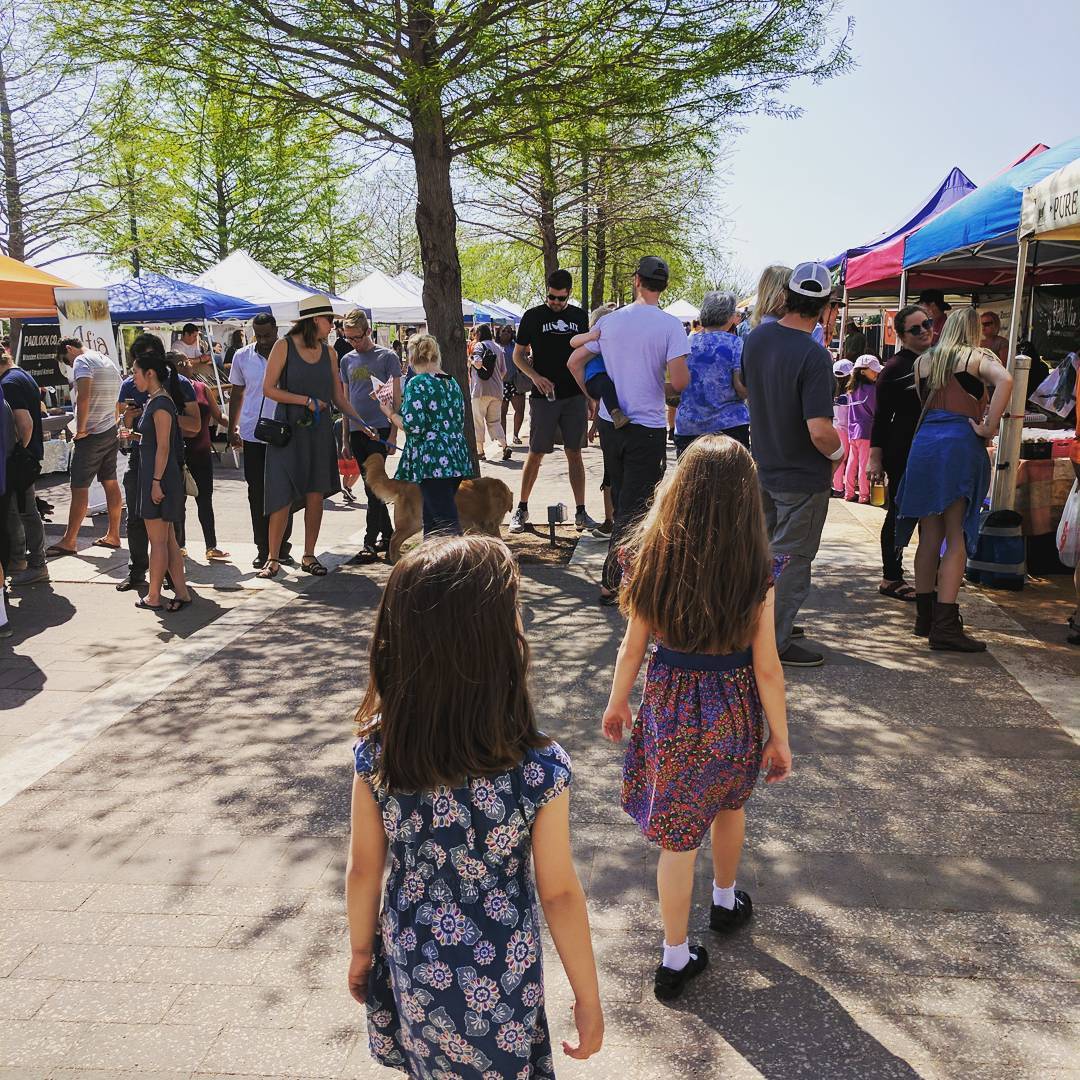 Neighborhood farmer’s market